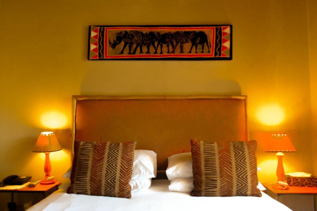 Ikhaya Lodge *